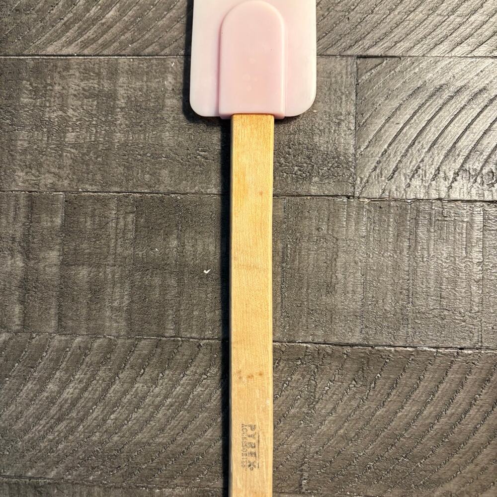 Vintage PYREX Silicon Scraper